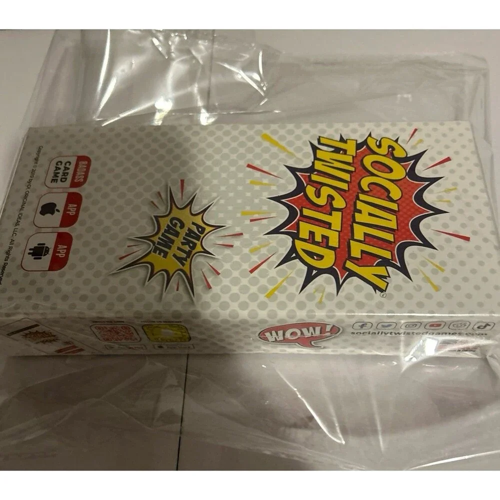 SOCIALLY TWISTED Friends And Family Party  Fun Card Game Night  (NEW)